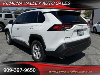 2020 Toyota RAV4 XLE   - Photo 6 - Pomona, CA 91767