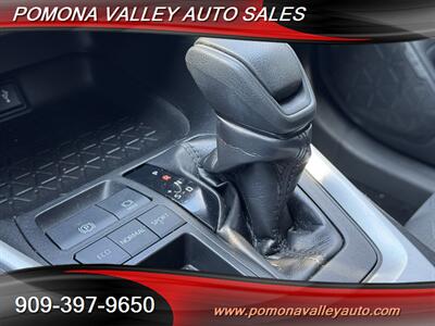 2020 Toyota RAV4 XLE   - Photo 17 - Pomona, CA 91767