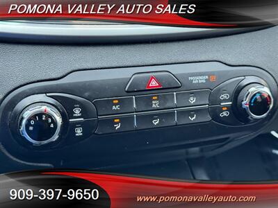 2019 Kia Sorento L   - Photo 17 - Pomona, CA 91767