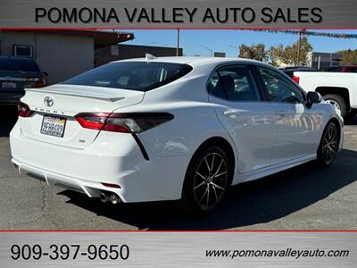 2021 Toyota Camry SE   - Photo 4 - Pomona, CA 91767