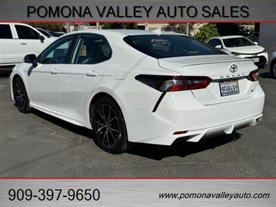 2021 Toyota Camry SE   - Photo 6 - Pomona, CA 91767