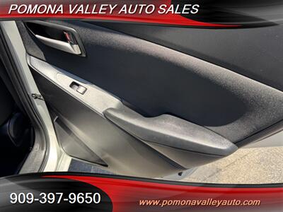 2019 Toyota Yaris LE   - Photo 13 - Pomona, CA 91767