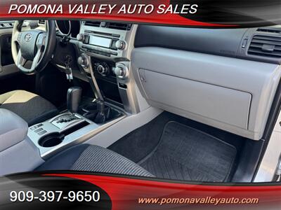 2011 Toyota 4Runner SR5   - Photo 5 - Pomona, CA 91767