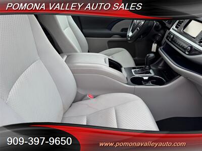 2017 Toyota Highlander LE   - Photo 9 - Pomona, CA 91767