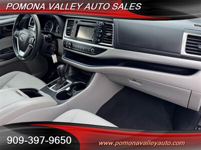 2017 Toyota Highlander LE   - Photo 8 - Pomona, CA 91767