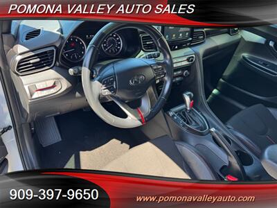 2019 Hyundai VELOSTER 2.0L Premium - Photo 13 - Pomona, CA 91767