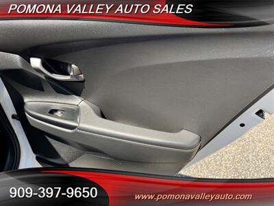 2019 Hyundai VELOSTER 2.0L Premium - Photo 11 - Pomona, CA 91767