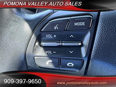 2019 Hyundai VELOSTER 2.0L Premium - Photo 23 - Pomona, CA 91767