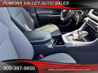 2022 Toyota RAV4 LE   - Photo 9 - Pomona, CA 91767