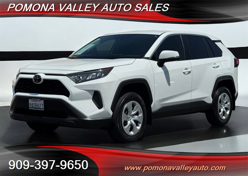 2022 Toyota RAV4 LE - Photo 1 - Pomona, CA 91767
