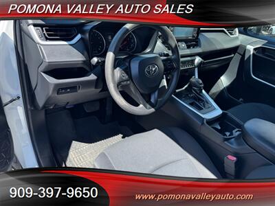 2021 Toyota RAV4 LE - Photo 14 - Pomona, CA 91767