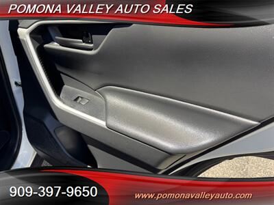 2021 Toyota RAV4 LE - Photo 11 - Pomona, CA 91767