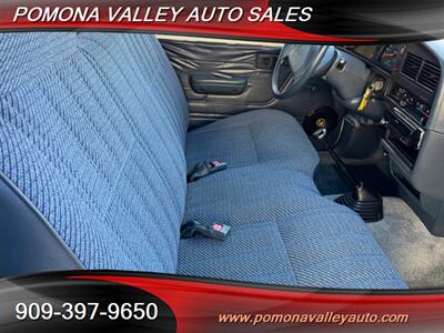 1994 Toyota Pickup   - Photo 8 - Pomona, CA 91767