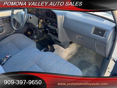 1994 Toyota Pickup   - Photo 7 - Pomona, CA 91767