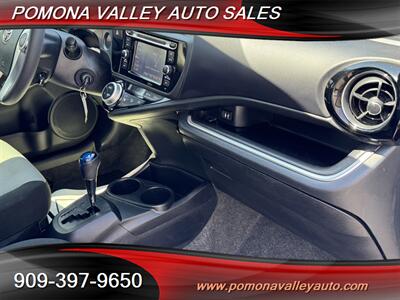 2015 Toyota Prius c Two   - Photo 11 - Pomona, CA 91767