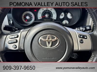 2014 Toyota FJ Cruiser   - Photo 22 - Pomona, CA 91767