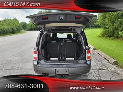 2010 Ford Flex SEL   - Photo 11 - Midlothian, IL 60445