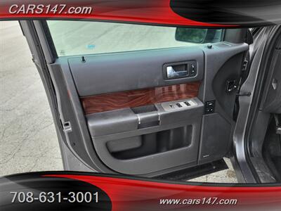 2010 Ford Flex SEL   - Photo 13 - Midlothian, IL 60445