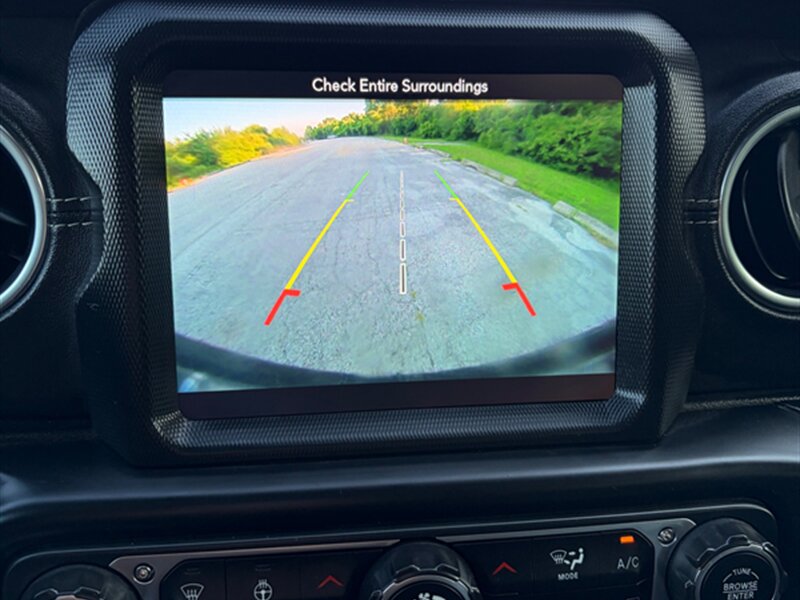 2018 Jeep Wrangler Unlimited Sahara - Photo 27 - Midlothian, IL 60445