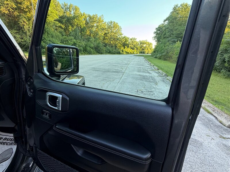 2018 Jeep Wrangler Unlimited Sahara - Photo 24 - Midlothian, IL 60445
