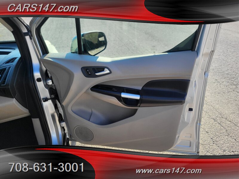 2016 Ford Transit Connect Titanium photo 16