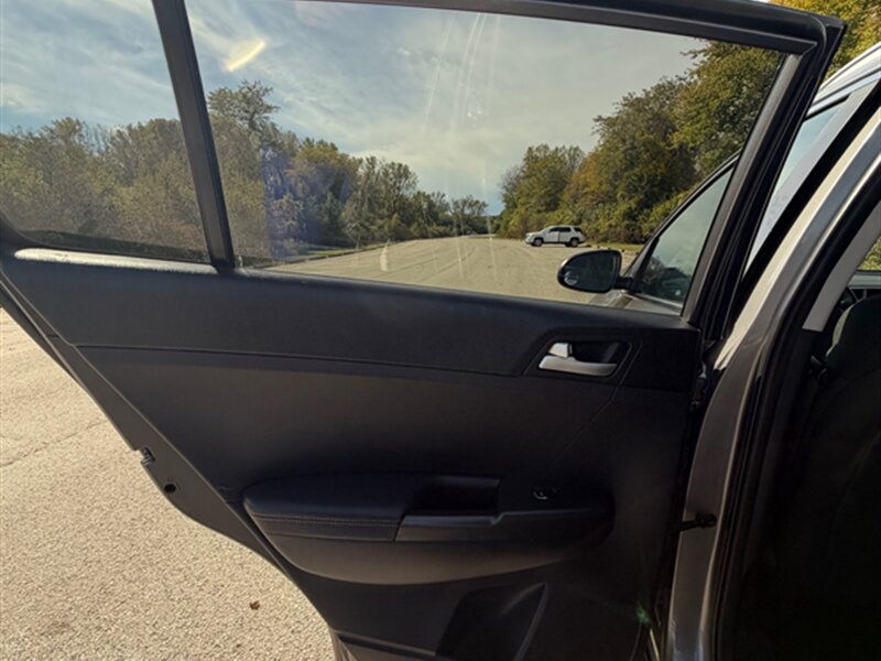 2018 Kia Sportage LX - Photo 23 - Midlothian, IL 60445
