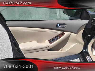 2010 Nissan Altima 3.5 SR   - Photo 24 - Midlothian, IL 60445