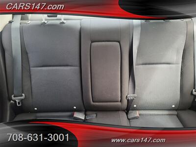 2010 Mazda Mazda3 i Touring   - Photo 13 - Midlothian, IL 60445