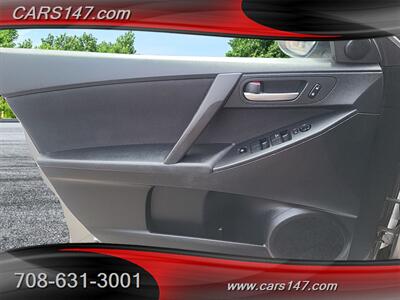 2010 Mazda Mazda3 i Touring   - Photo 18 - Midlothian, IL 60445