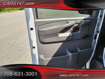 2013 Chevrolet Express 1500   - Photo 12 - Midlothian, IL 60445