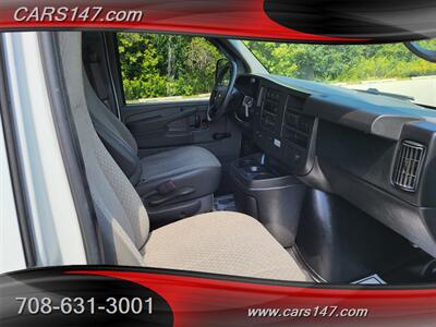 2013 Chevrolet Express 1500   - Photo 13 - Midlothian, IL 60445