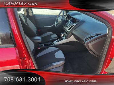 2012 Ford Focus SE   - Photo 12 - Midlothian, IL 60445