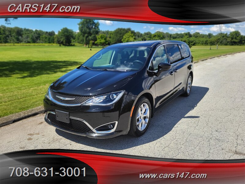 2020 Chrysler Pacifica Touring - Photo 1 - Midlothian, IL 60445