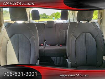 2020 Chrysler Pacifica Touring   - Photo 16 - Midlothian, IL 60445