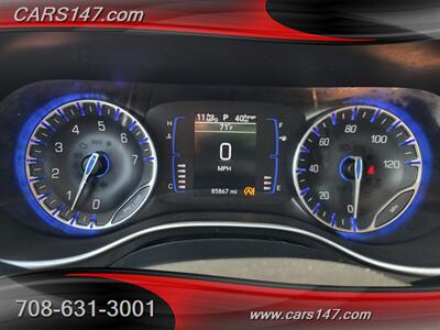 2020 Chrysler Pacifica Touring   - Photo 17 - Midlothian, IL 60445