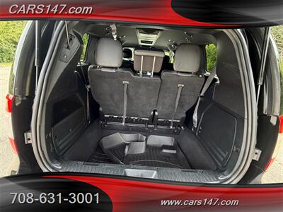 2016 Chrysler Town and Country S - Photo 9 - Midlothian, IL 60445