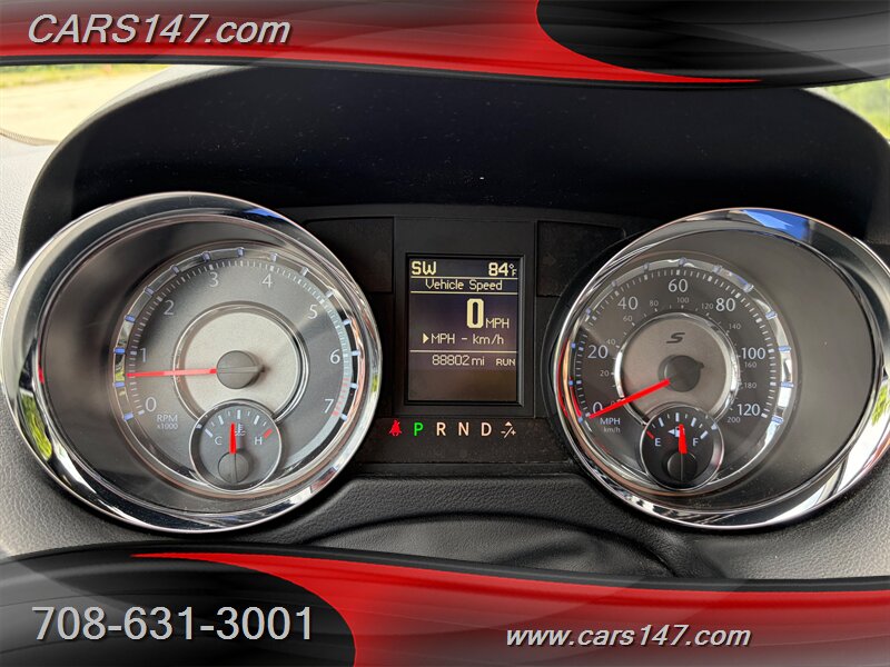 2016 Chrysler Town and Country S - Photo 14 - Midlothian, IL 60445