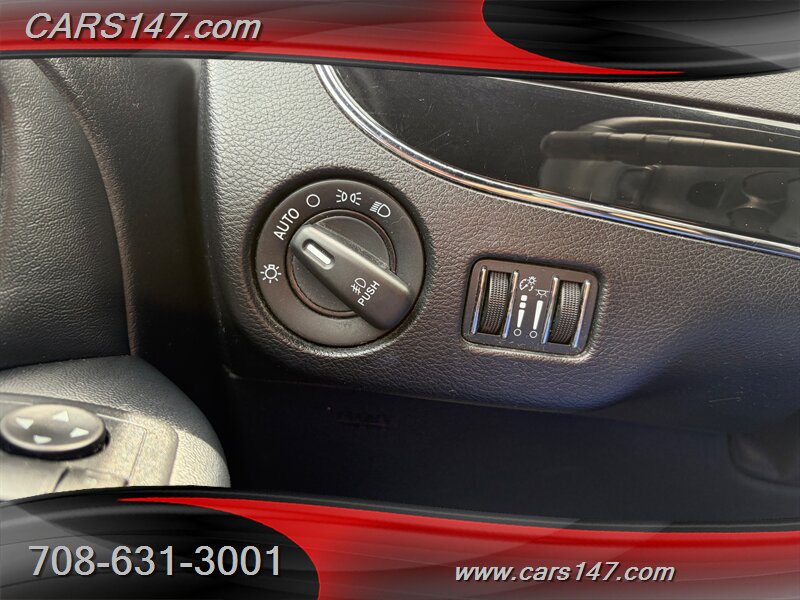 2016 Chrysler Town and Country S - Photo 24 - Midlothian, IL 60445