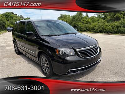 2016 Chrysler Town and Country S - Photo 7 - Midlothian, IL 60445