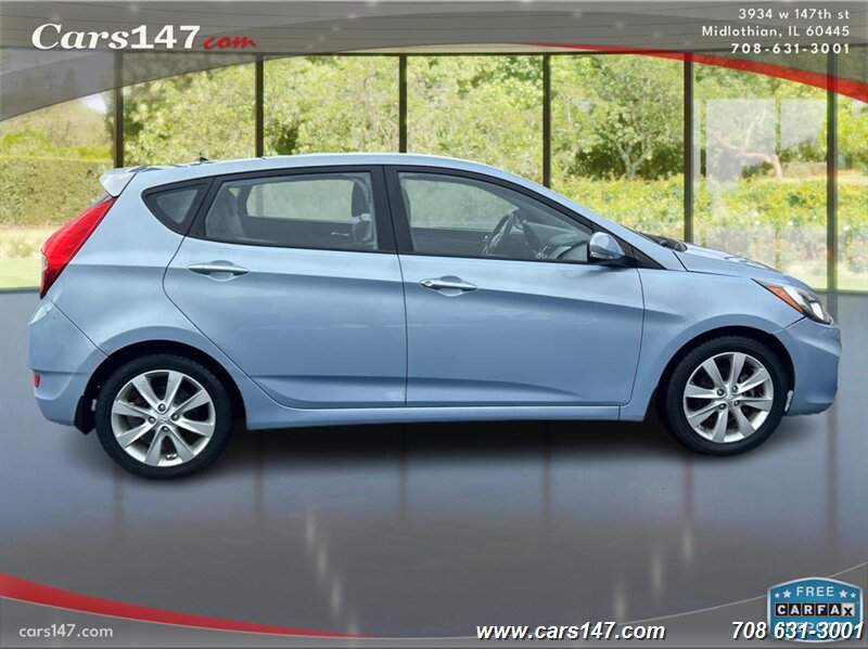 2013 Hyundai Accent SE photo 6