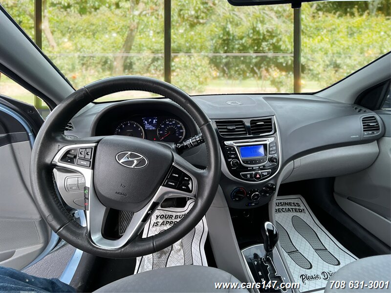 2013 Hyundai Accent SE photo 18