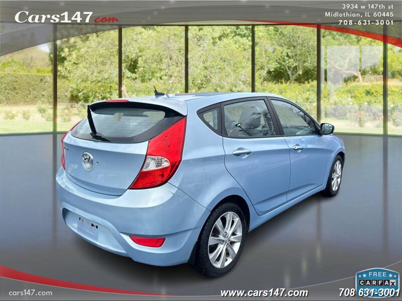 2013 Hyundai Accent SE photo 5