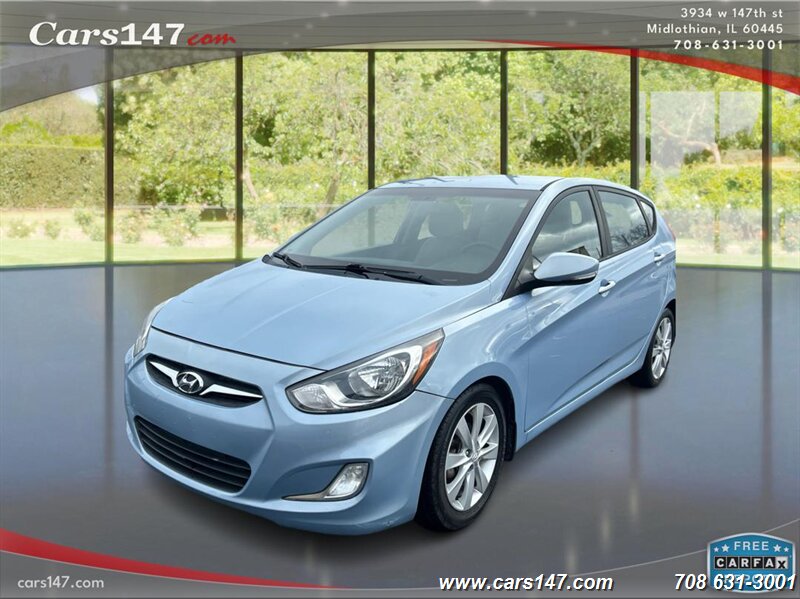 Hyundai Accent's photo