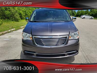 2015 Chrysler Town and Country Touring-L - Photo 9 - Midlothian, IL 60445