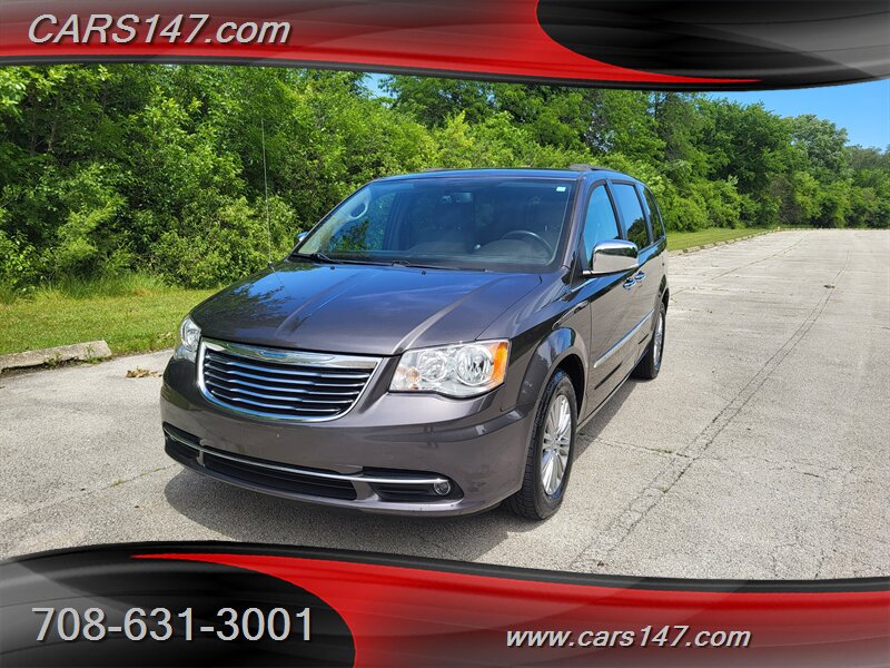 2015 Chrysler Town and Country Touring-L   - Photo 1 - Midlothian, IL 60445