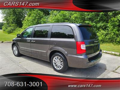 2015 Chrysler Town and Country Touring-L - Photo 4 - Midlothian, IL 60445