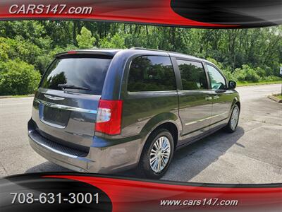 2015 Chrysler Town and Country Touring-L - Photo 6 - Midlothian, IL 60445