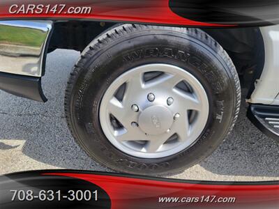 2014 Ford E-350 SD XLT   - Photo 32 - Midlothian, IL 60445