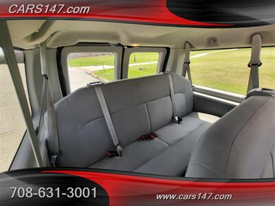 2014 Ford E-350 SD XLT   - Photo 16 - Midlothian, IL 60445