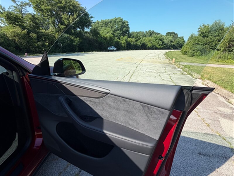 2026 Tesla Model Y Performance - Photo 24 - Midlothian, IL 60445